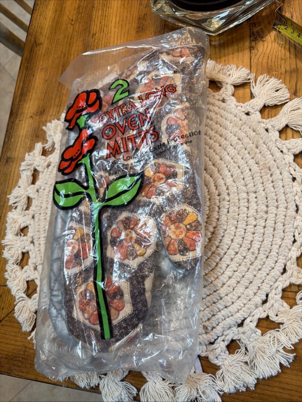 Vintage 1960's new NIP set pair of retro MCM MOD oven mitts quilted patchwork